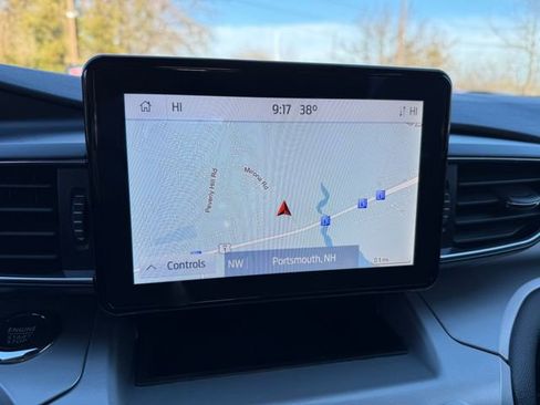 Certified 2022 Ford Explorer XLT w/ Equipment Group 202A AWD/4WD image 9