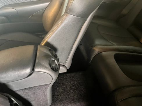 Used 2005 Mercedes-Benz CLK 320 Coupe image 22