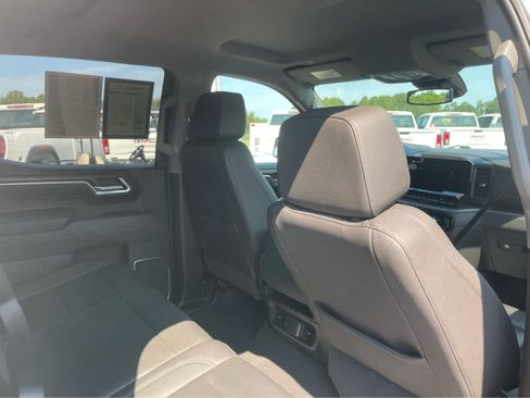 Used 2025 GMC Sierra 1500 SLT AWD/4WD image 23