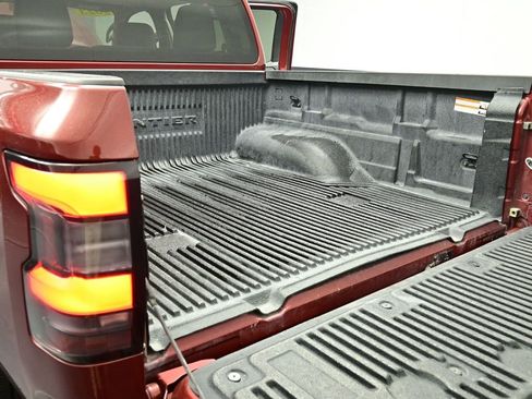Used 2023 Nissan Frontier SV image 19