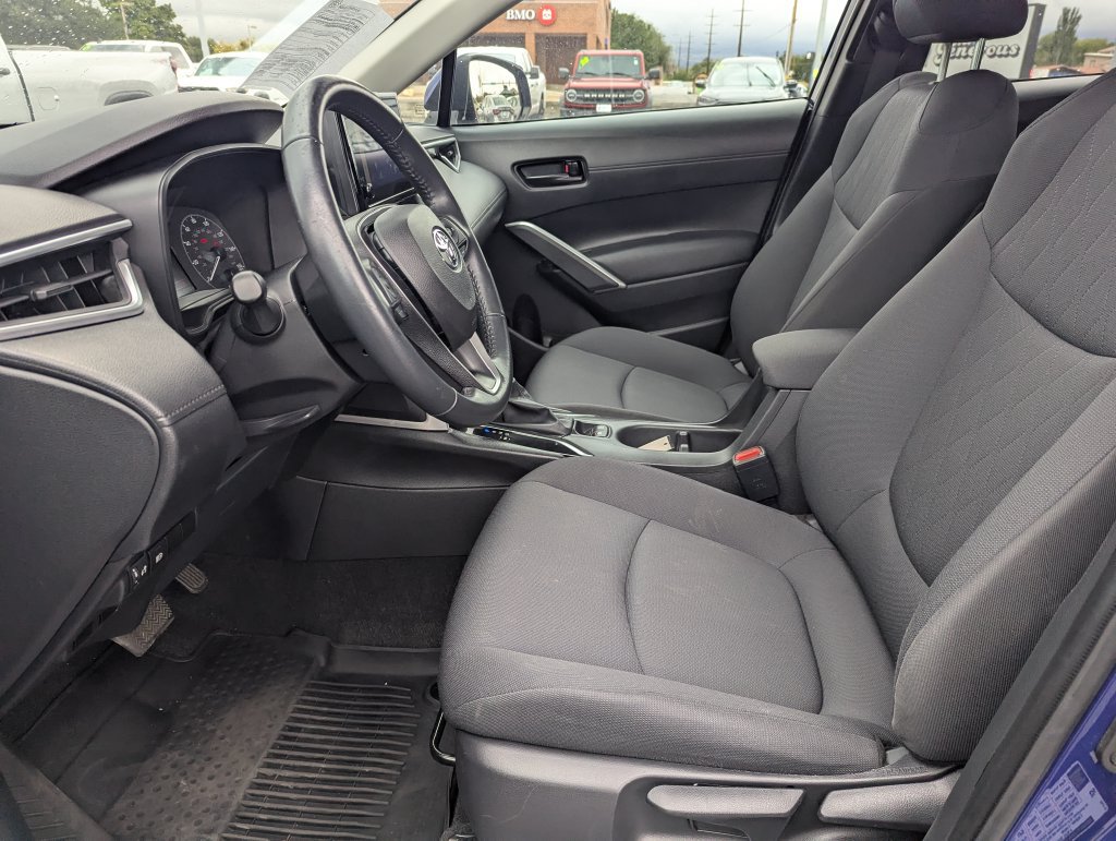 Used 2023 Toyota Corolla Cross LE AWD/4WD image 24