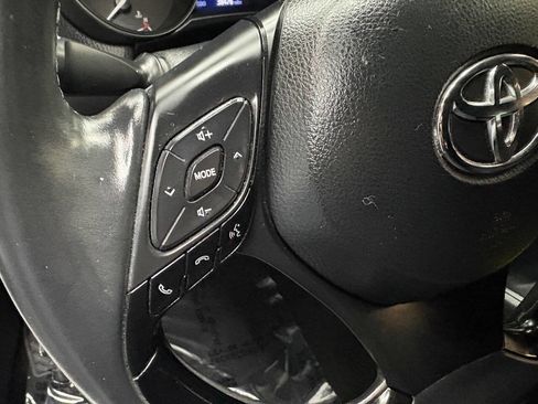 Used 2018 Toyota C-HR XLE image 19