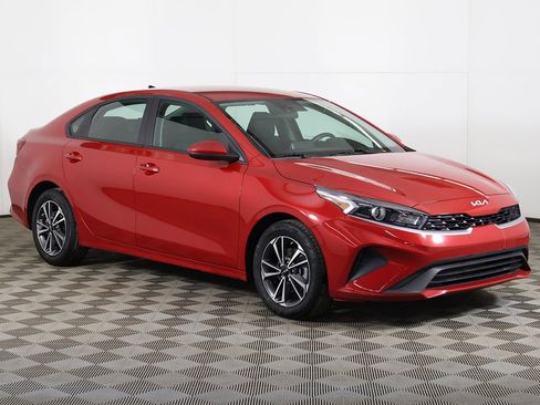 Used 2024 Kia Forte LXS image 2