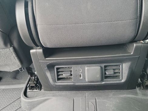 Used 2023 Chevrolet Silverado 1500 LT AWD/4WD image 14