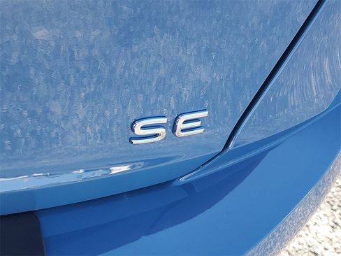 Used 2025 Volkswagen Jetta SE image 29