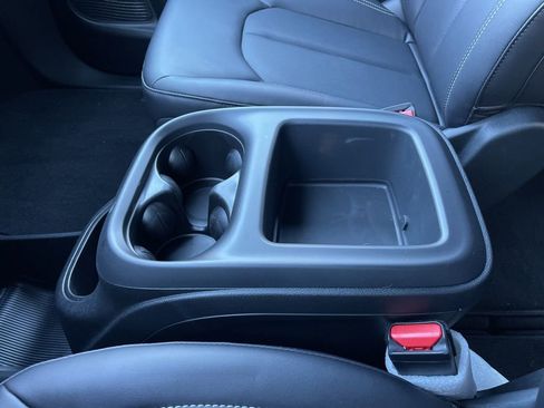 New 2026 Chrysler Pacifica Select FWD image 12