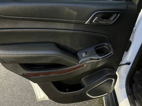 Used 2017 GMC Yukon SLT image 22