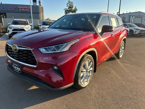 Used 2020 Toyota Highlander Limited AWD/4WD image 3