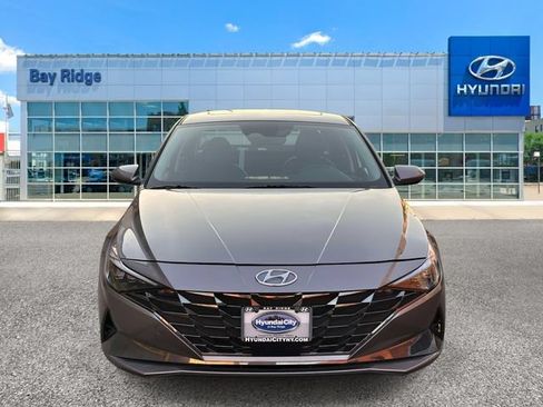 Used 2023 Hyundai Elantra Limited FWD image 11