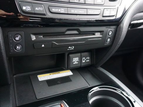 Used 2019 Honda Pilot Elite image 19