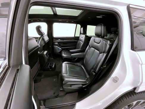 Used 2022 Jeep Grand Cherokee L Overland w/ Advanced Protech Group III image 20