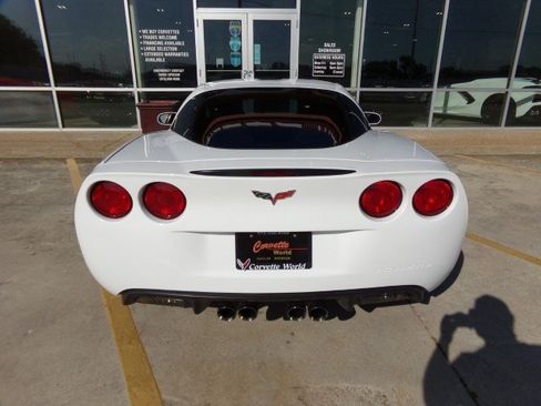 Used 2010 Chevrolet Corvette Coupe w/ Preferred Equipment Group RWD image 6