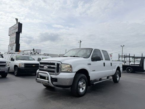 Used 2005 Ford F250 XLT AWD/4WD image 2