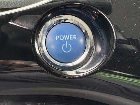 Used 2020 Toyota Prius LE image 11