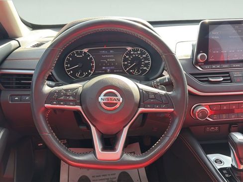Used 2022 Nissan Altima 2.5 SR w/ Midnight Edition Package FWD image 15