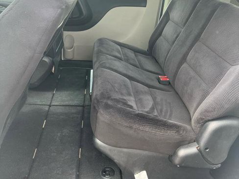 Used 2014 Dodge Grand Caravan American Value Package image 9