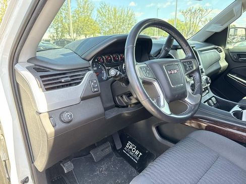Used 2017 GMC Yukon XL SLE w/ SLE Value Package image 28