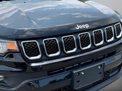 Used 2024 Jeep Compass Latitude AWD/4WD image 32
