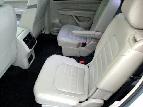 Used 2021 Volkswagen Atlas SEL Premium image 13