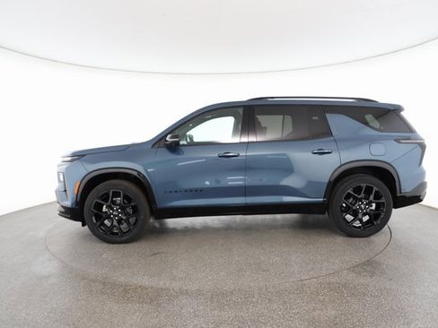 Used 2025 Chevrolet Traverse RS image 6