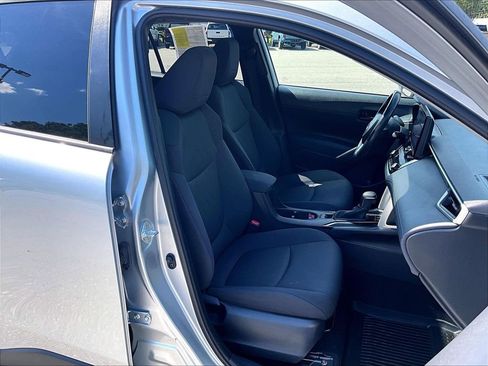 Used 2023 Toyota Corolla Cross LE w/ Moonroof Package AWD/4WD image 11