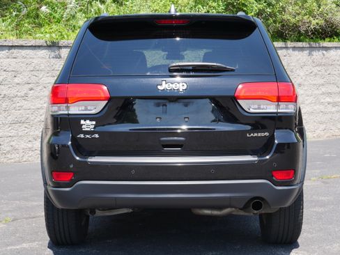 Used 2019 Jeep Grand Cherokee Laredo AWD/4WD image 5
