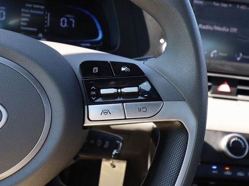 Used 2024 Hyundai Elantra SE image 56