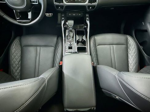 Used 2022 Kia Sorento SX Prestige image 17