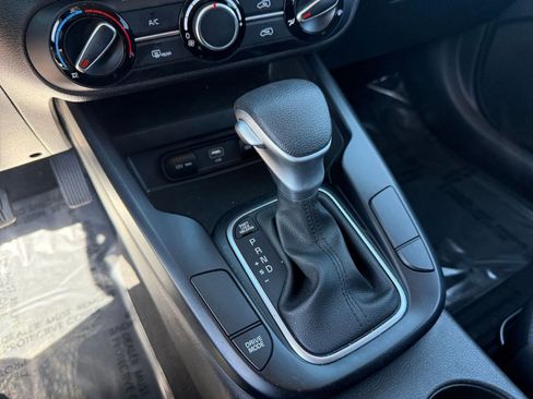 Used 2025 Kia Soul LX w/ LX Technology Package image 41