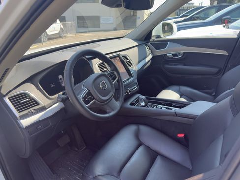 Certified 2023 Volvo XC90 B5 Core w/ Protection Package Premier image 19