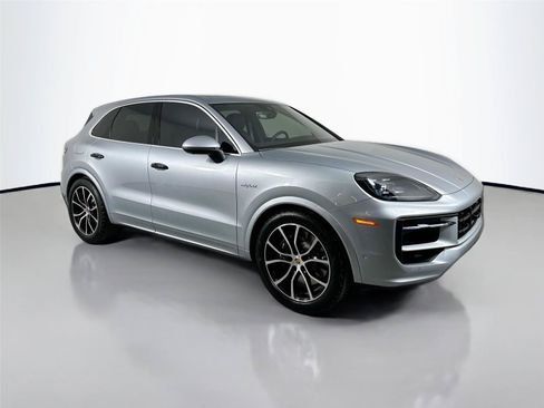 Certified 2026 Porsche Cayenne Coupe AWD/4WD image 9