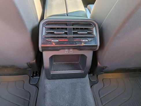 Used 2024 BMW 530i xDrive w/ Premium Package AWD/4WD image 21