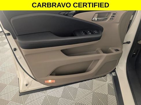 Used 2019 Honda Pilot Touring image 10