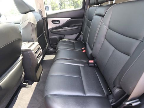 Used 2019 Nissan Murano SL w/ SL Technology Package FWD image 12