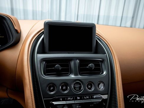 Used 2020 Aston Martin DB11 AMR image 35