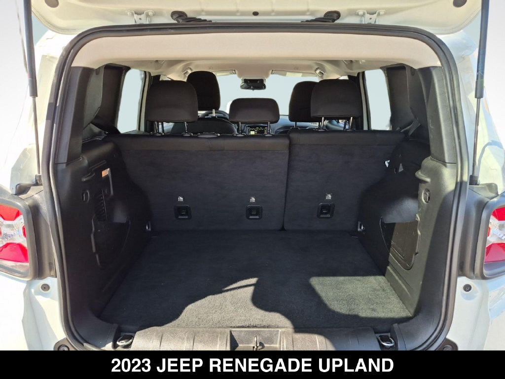 Used 2023 Jeep Renegade Latitude AWD/4WD image 24