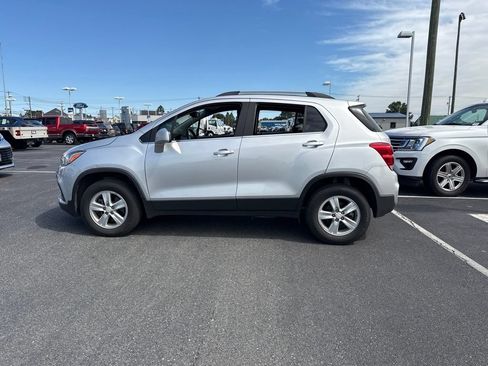 Used 2018 Chevrolet Trax LT AWD/4WD image 2