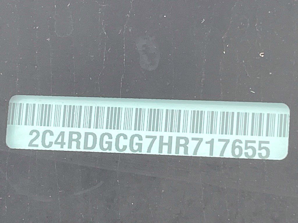 Used 2017 Dodge Grand Caravan SXT FWD image 34