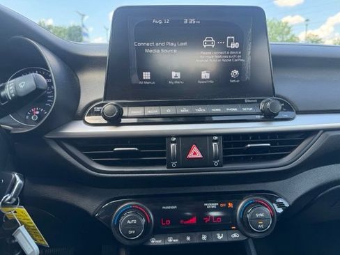 Used 2019 Kia Forte LXS FWD image 16