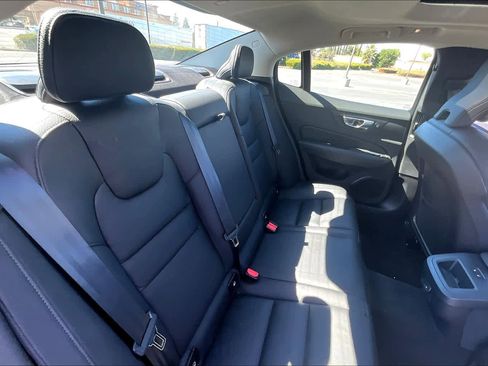 Used 2024 Volvo S60 B5 Plus image 30