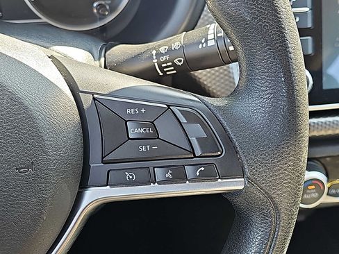 Used 2019 Nissan Kicks SV FWD image 22