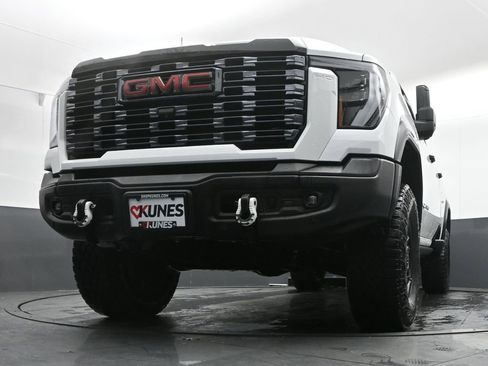 Used 2024 GMC Sierra 2500 AT4X w/ AT4X AEV Edition image 48