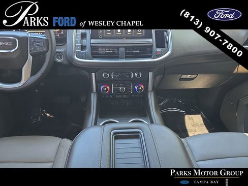Used 2024 GMC Yukon XL SLT AWD/4WD image 13