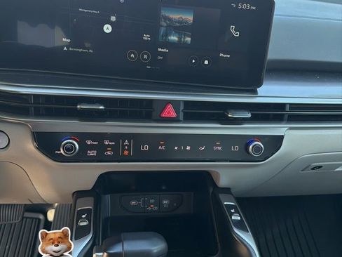 Used 2025 Kia Sorento S w/ Panoramic Sunroof Package image 4