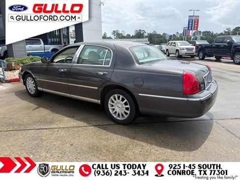 Used 2007 Lincoln Town Car Signature RWD image 4
