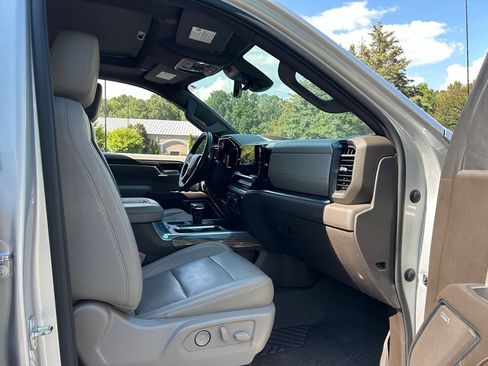 Used 2022 Chevrolet Silverado 1500 LTZ w/ LTZ Premium Package AWD/4WD image 48