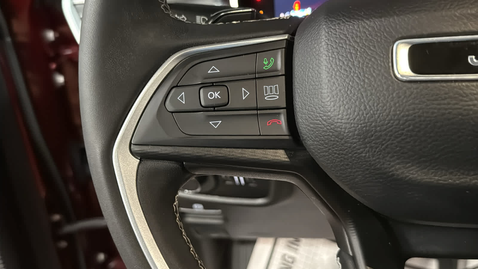 Used 2023 Jeep Grand Cherokee L Laredo AWD/4WD image 12
