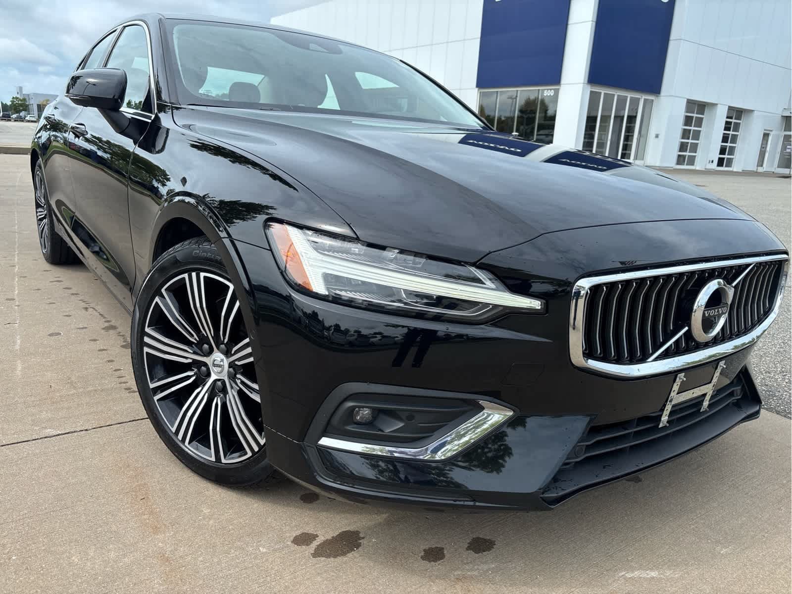 Used 2022 Volvo S60 B5 Inscription AWD/4WD image 3