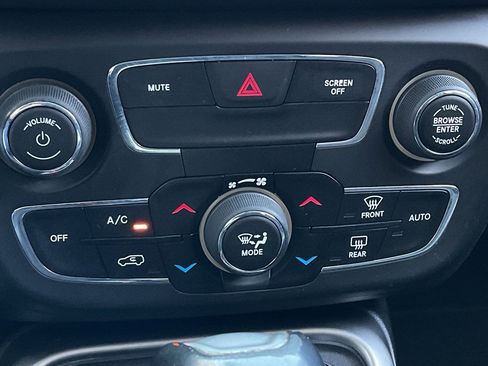 Used 2018 Jeep Compass Latitude w/ Popular Equipment Group image 28