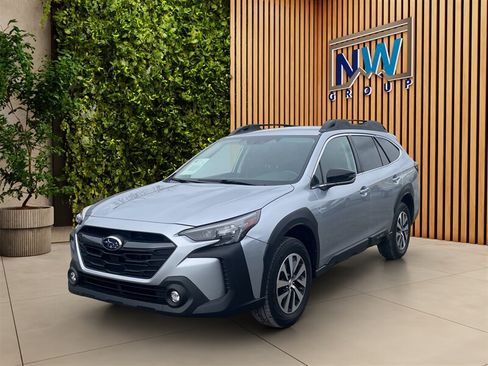 Used 2025 Subaru Outback Premium w/ Popular Package #1A AWD/4WD image 3